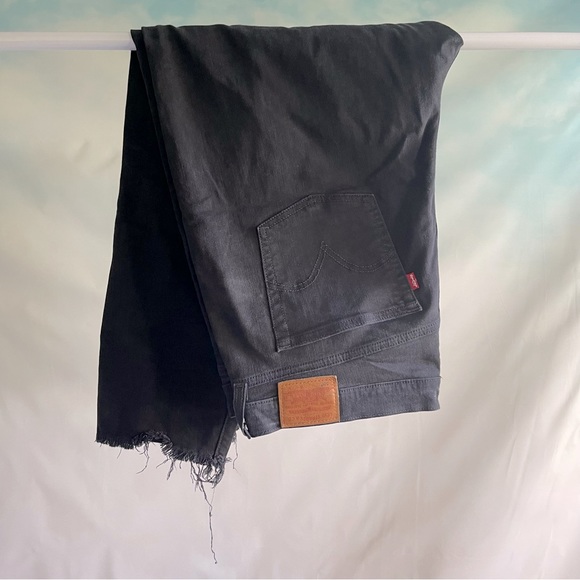 Levi’s Wedgie Skinny Destructed Black Skinny Raw Hem Jean Womens Size 18W - Picture 5 of 12